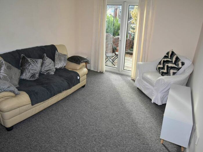 2 Bedroom Flat To Rent In Beechwood Road, Uplands, Swansea, SA2