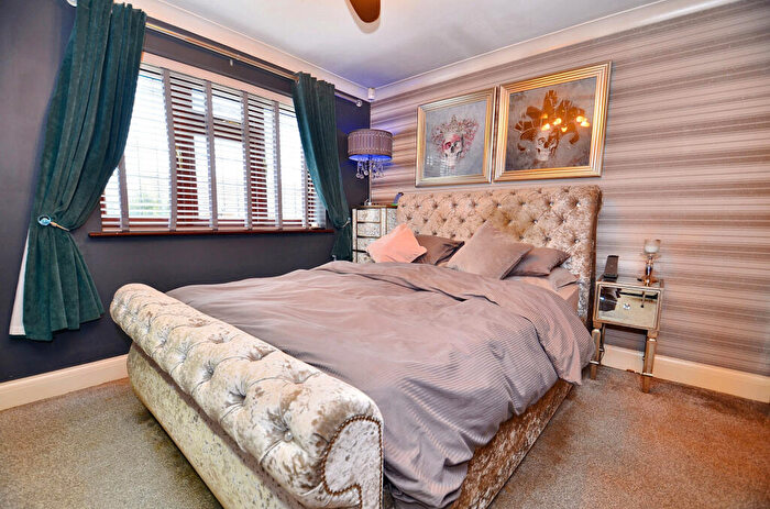 5 Bedroom Detached House For Sale In Burnt Mills, Basildon, SS13