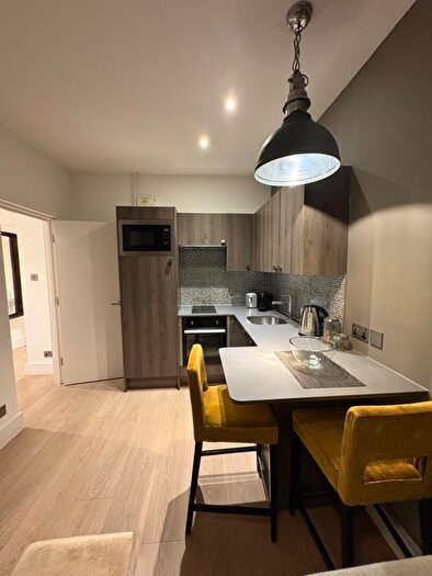 1 Bedroom Flat To Rent In Nevern Place, London, SW5