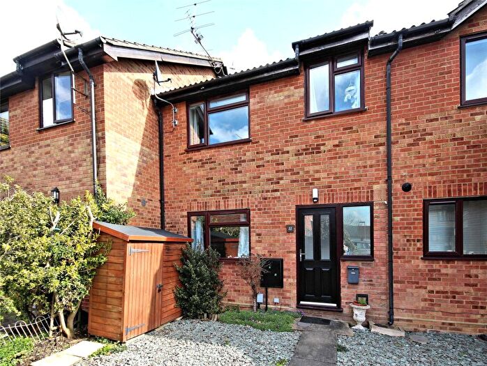 2 Bedroom Terraced House For Sale In Newsham Road, Woking, Surrey, GU21