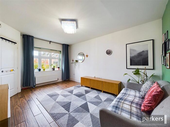 4 Bedroom Detached House For Sale In Messenger Road, Woodley, Reading, Berkshire, RG5