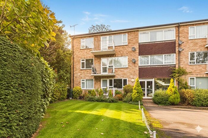 2 Bedroom Apartment For Sale In Boulters Gardens, Maidenhead, Berkshire, SL6