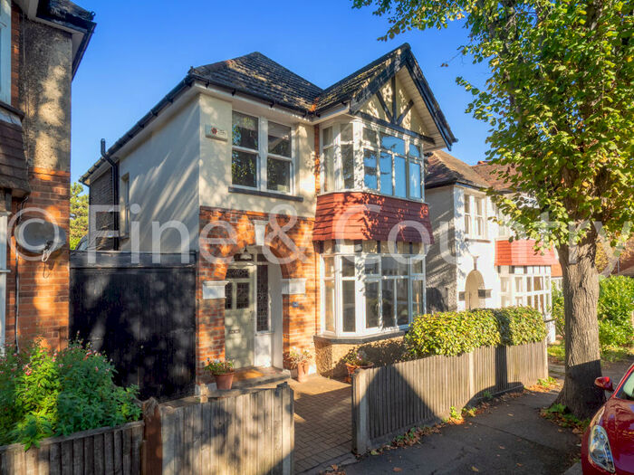 4 Bedroom House To Rent In Carshalton Park Road, Carshalton Beeches, Surrey, SM5