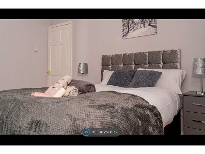 2 Bedroom Flat To Rent In Stonehouse Lane, Coventry, CV3