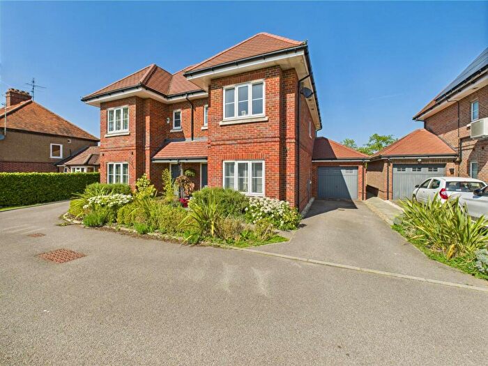 4 Bedroom Semi-Detached House For Sale In Akeman Row, Weston Turville, Aylesbury, HP22