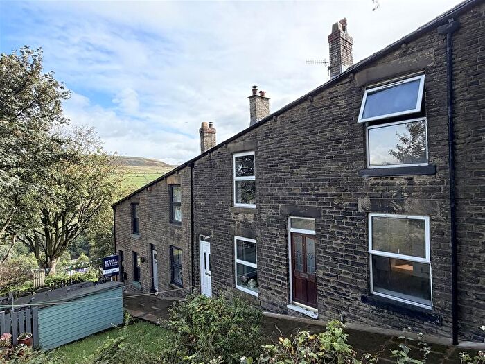 2 Bedroom Terraced House For Sale In Roman Street, Mossley, OL5