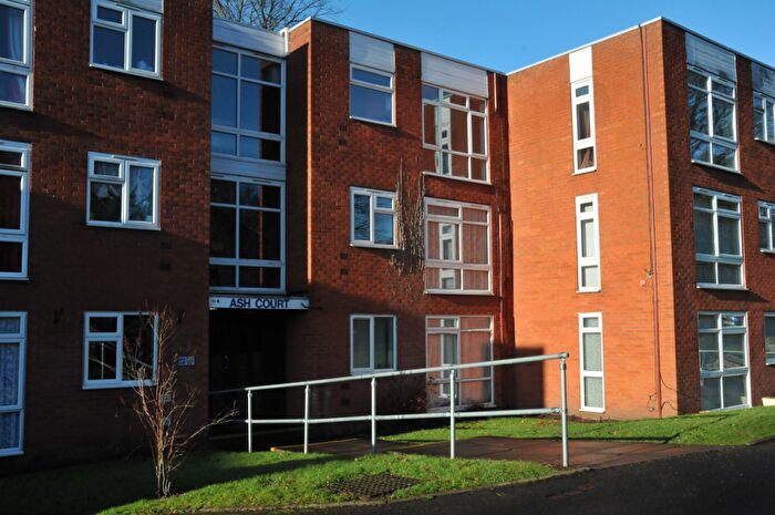 2 Bedroom Apartment To Rent In Stourbridge - Ash Court, DY8