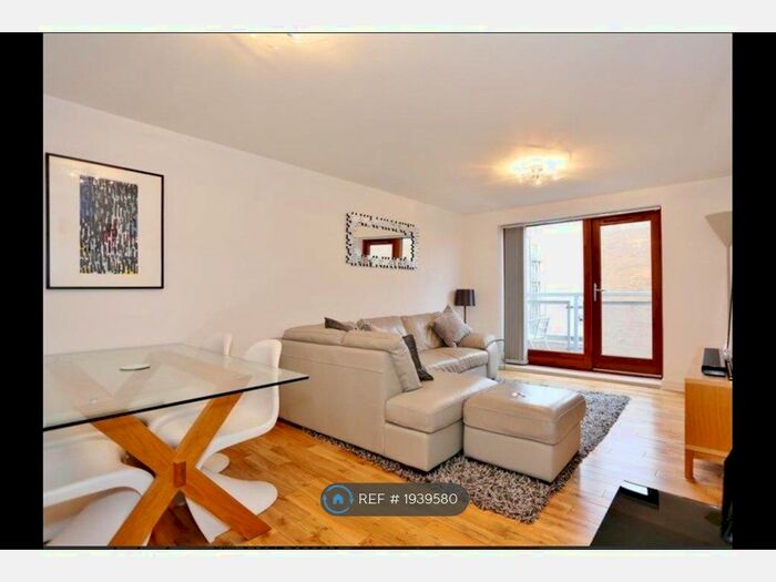 2 Bedroom Flat To Rent In North Star Boulevard, Greenhithe Village, DA9