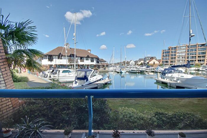 3 Bedroom Flat For Sale In Port Way, Port Solent, Portsmouth, PO6