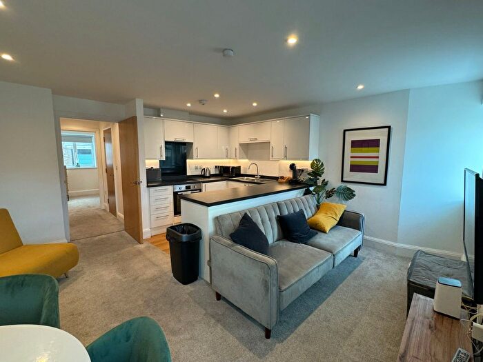 1 Bedroom Flat To Rent In Park Lane Steps, Torquay, TQ1