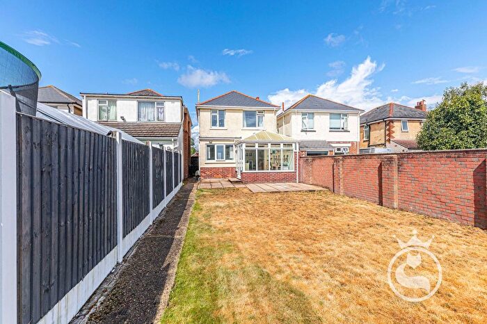 3 Bedroom Detached House For Sale In Pembroke Road, Poole, BH12