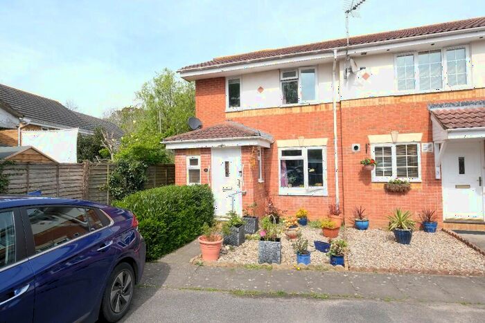 3 Bedroom End Of Terrace House To Rent In Fletcher Close, Dibden, Southampton, SO45