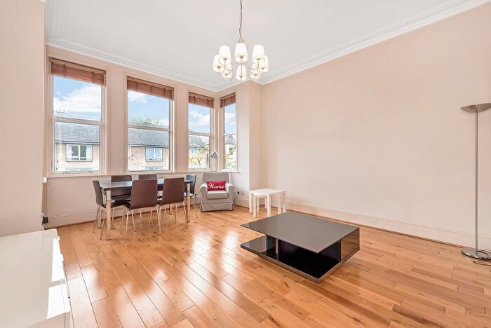 2 Bedroom Flat To Rent In Cleve Road, South Hampstead, London, NW6