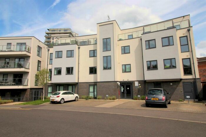 2 Bedroom Apartment To Rent In Woking, GU22