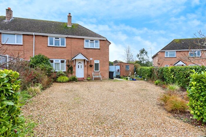 3 Bedroom Semi-Detached House For Sale In Pinewood Close, Poole, Dorset, BH16