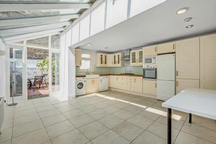 4 Bedroom Flat To Rent In Rosaville Road, London, SW6