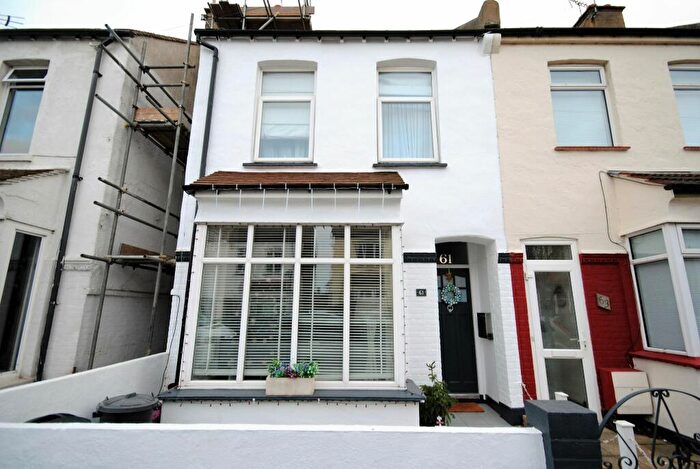 2 Bedroom Semi-Detached House To Rent In Wellington Avenue, Westcliff-on-Sea, SS0