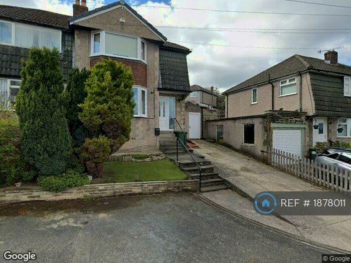 4 Bedroom Semi-Detached House To Rent In Spring Rise, Keighley, BD21