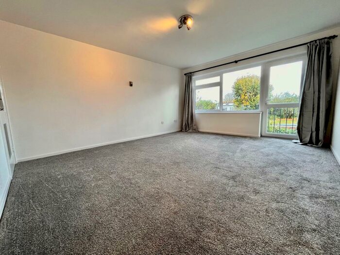 1 Bedroom Apartment To Rent In Oakdale, BR3