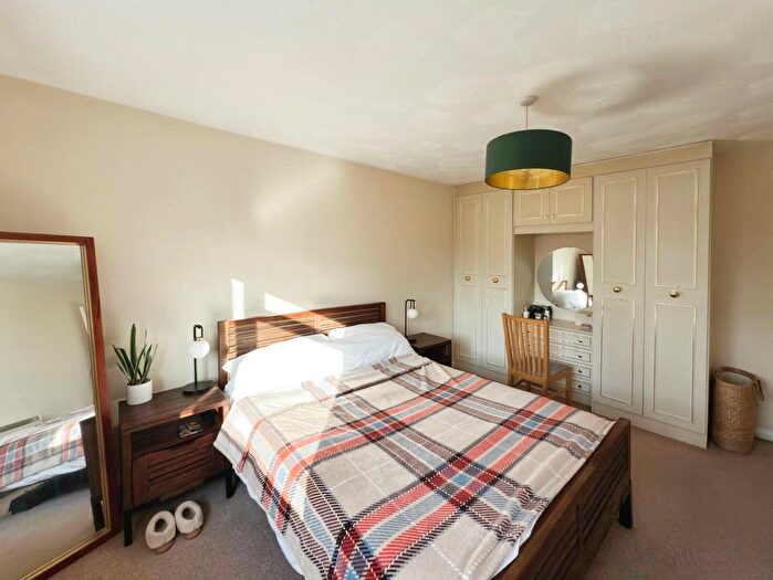 2 Bedroom Flat To Rent In Addiscombe Road, Croydon, CR0