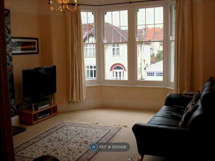 3 Bedroom Flat To Rent In Linden Road, Bristol BS6