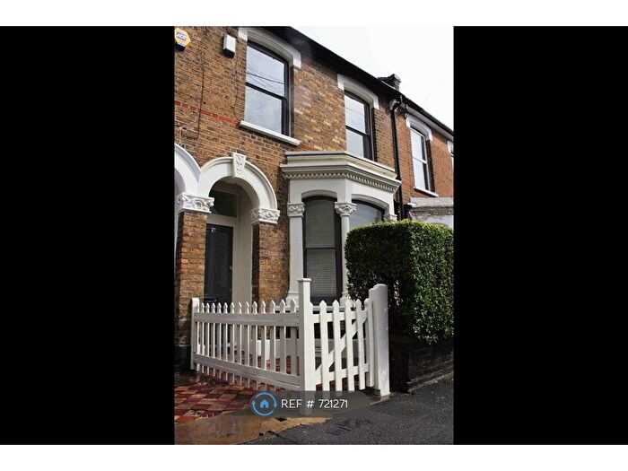 3 Bedroom Terraced House To Rent In Ivanhoe Road, London, SE5