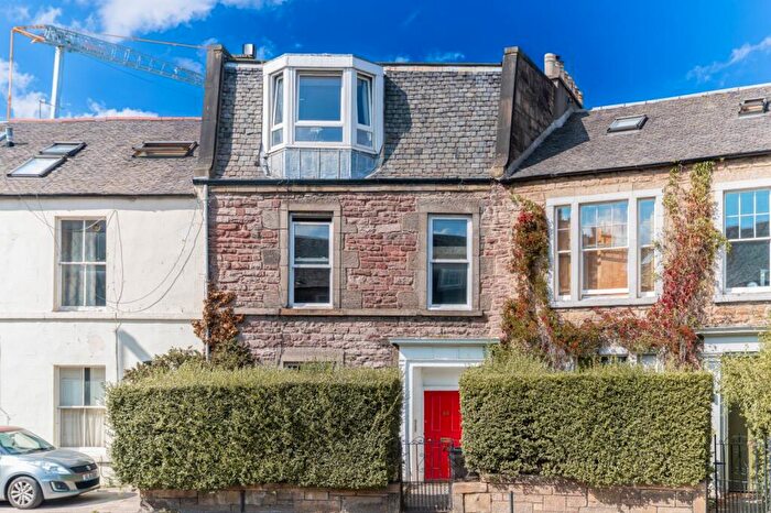 1 Bedroom Flat For Sale In / Gilmore Place, Bruntsfield, Edinburgh, EH3