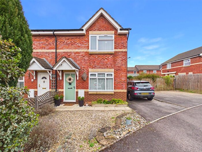 3 Bedroom Semi Detached House For Sale In Huntley Close, Abbeymead, Gloucester, Gloucestershire, GL4