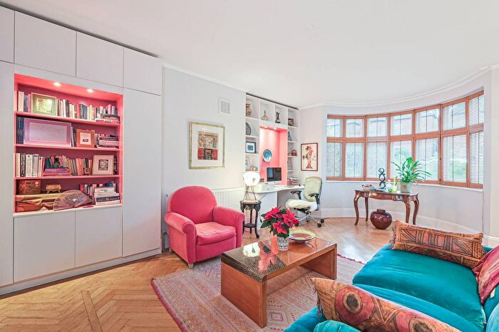 2 Bedroom Flat To Rent In Minster Road, West Hampstead, London, NW2