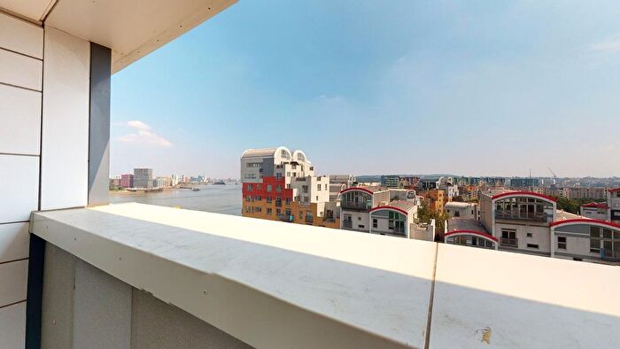 2 Bedroom Flat To Rent In Bessemer Place, North Greenwich, London, SE10