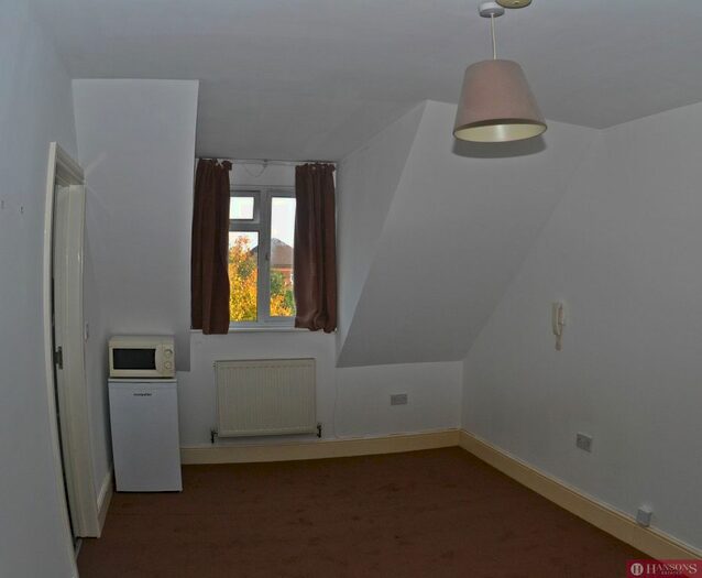 1 Bedroom Studio To Rent In Westrow Gardens, Seven Kings, IG3