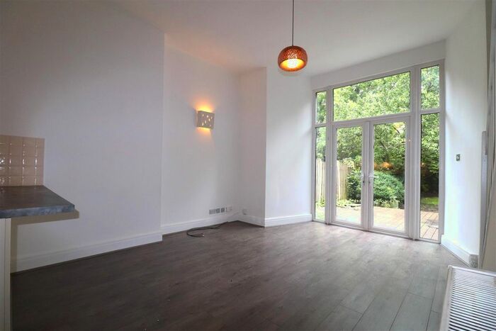 2 Bedroom Flat To Rent In Bentley Road, Toxteth, Liverpool, L8