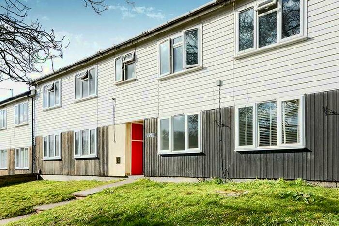 2 Bedroom Apartment To Rent In Downside, Hemel Hempstead, Hertfordshire, HP2