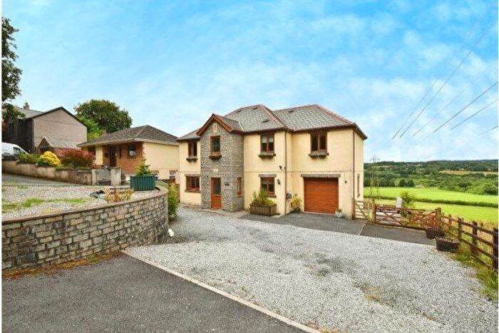 4 Bedroom Detached House To Rent In Heol Y Garn, Rhydaman, SA18