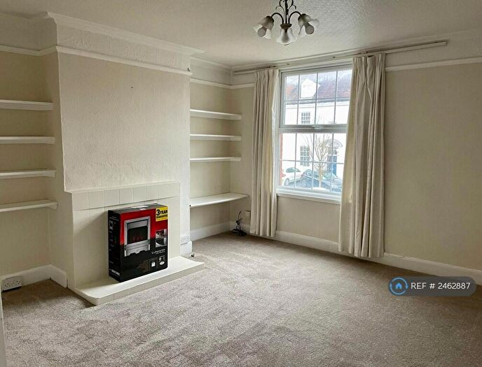 2 Bedroom Flat To Rent In West Street, Warwick, CV34