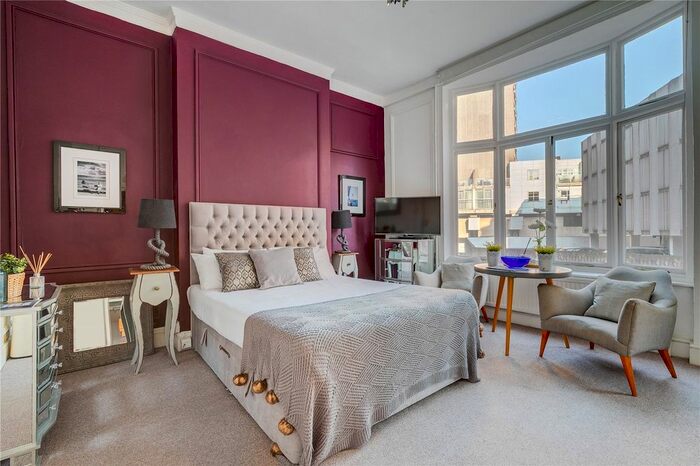 Studio To Rent In Basil Street, Knightsbridge, London, SW3