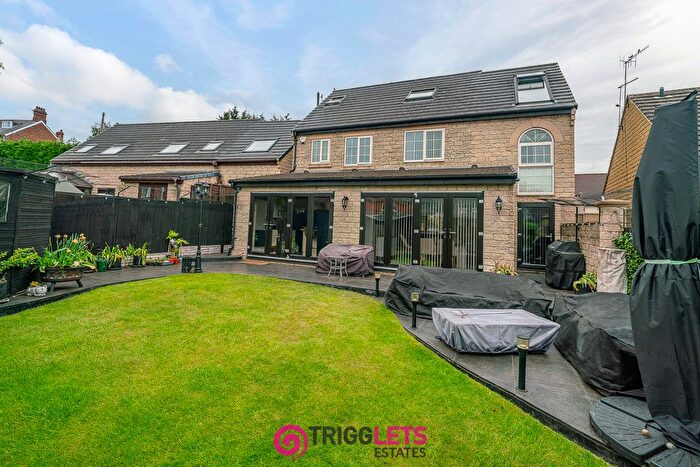 4 Bedroom Detached House For Sale In King Street, Hoyland, Barnsley, S74