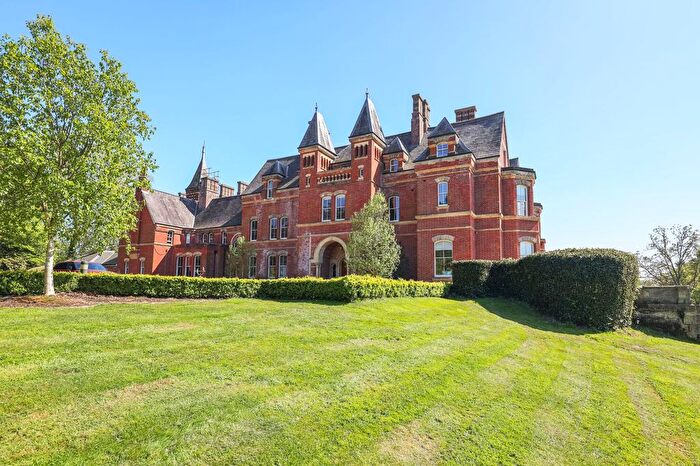 2 Bedroom Flat To Rent In Hastings Road, Hawkhurst, TN18