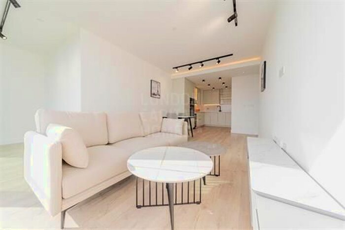 3 Bedroom Flat To Rent In Rm/ Valencia Tower, London, EC1V