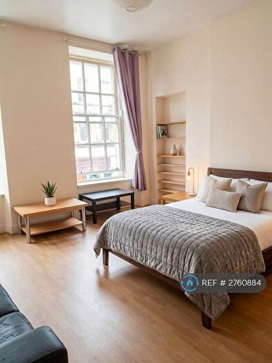 4 Bedroom Flat To Rent In Argyle Street, Glasgow, G3