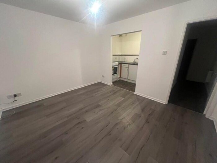 1 Bedroom Flat To Rent In Winifred Street, Masbrough, S60