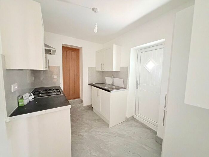 1 Bedroom Flat To Rent In Oldham Road, Failsworth, Manchester, M35