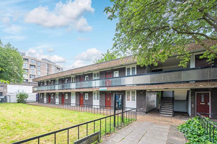 1 Bedroom Flat For Sale In Hodister Close, Camberwell, London, SE5