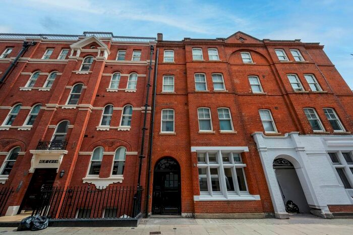 2 Bedroom Flat To Rent In Goodge Street, Fitzrovia, London, W1T