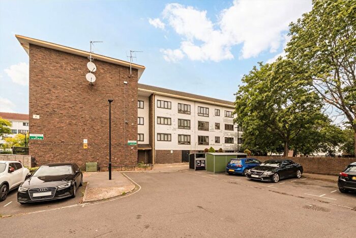 2 Bedroom Flat For Sale In Summerwood Road, Isleworth, TW7