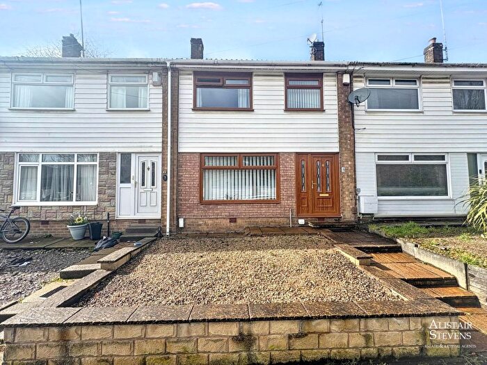 3 Bedroom Semi Detached House For Sale In Harewood Drive, Royton, OL2