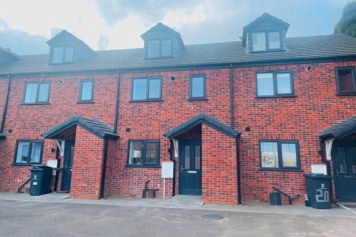 3 Bedroom Property To Rent In Summerbank Road, Stoke-On-Trent, ST6