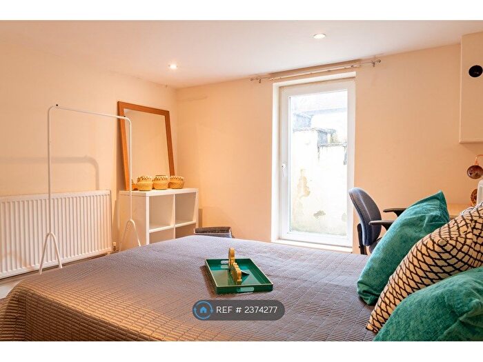 5 Bedroom Terraced House To Rent In Courtenay Street, Cheltenham, GL50
