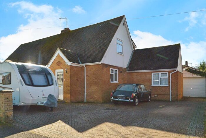 3 Bedroom Semi-Detached House For Sale In Warren Road, Yardley Gobion, Towcester, NN12