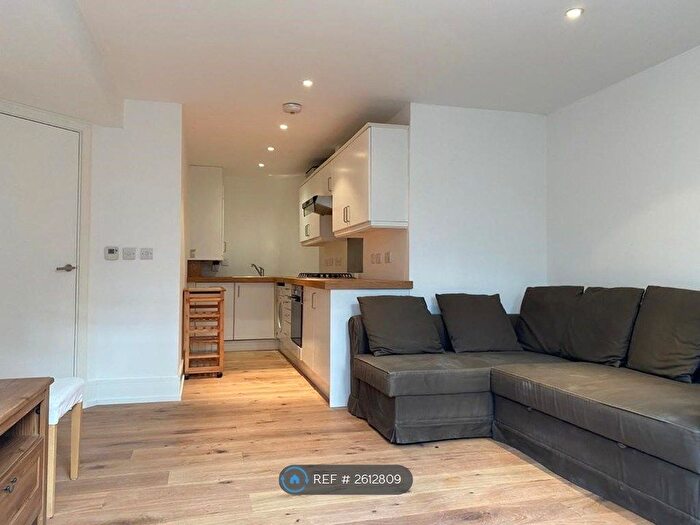 1 Bedroom Flat To Rent In Henriques Street, London, E1